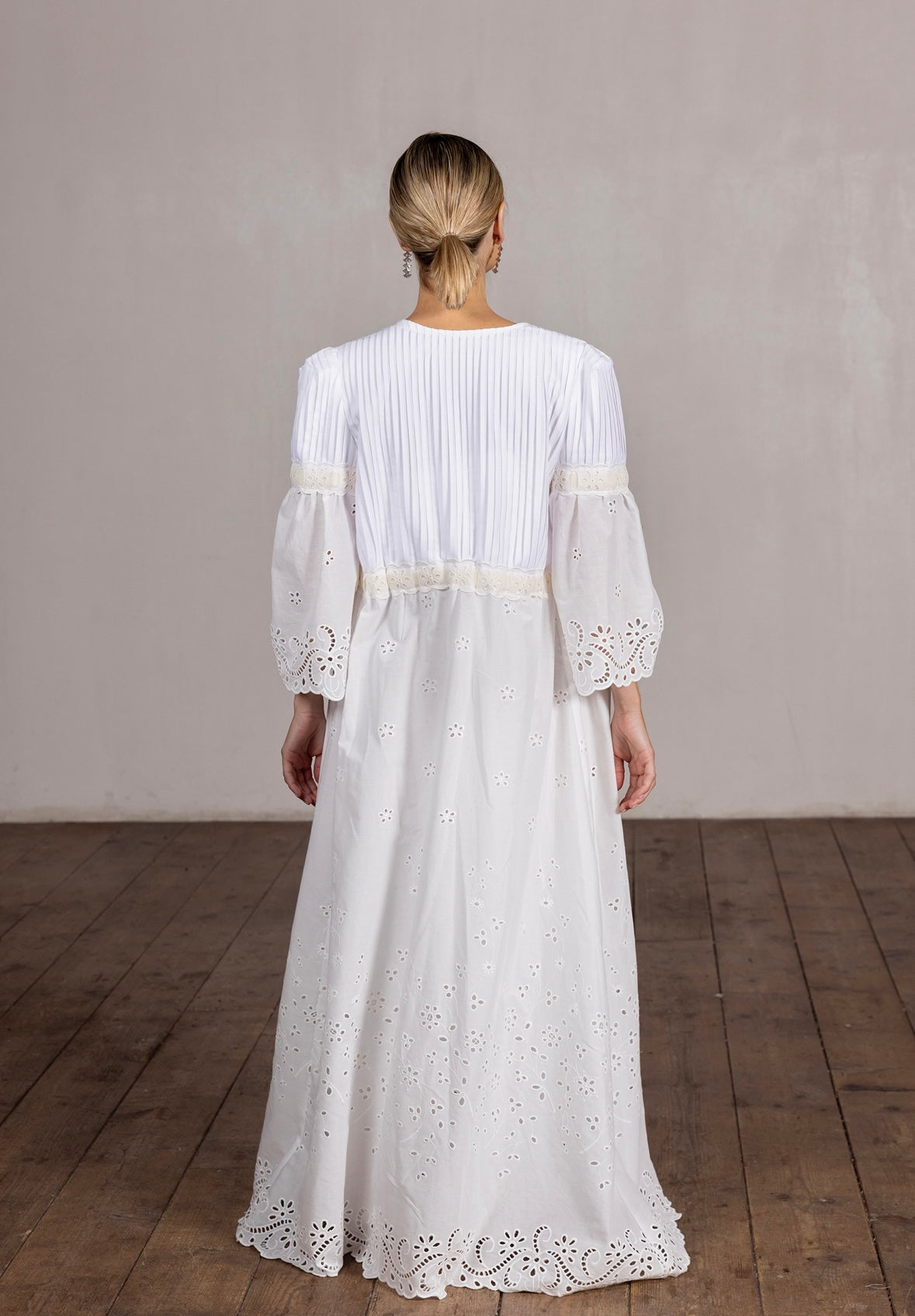 Moni Robe
