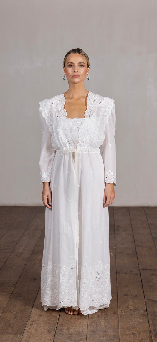Isabella Robe