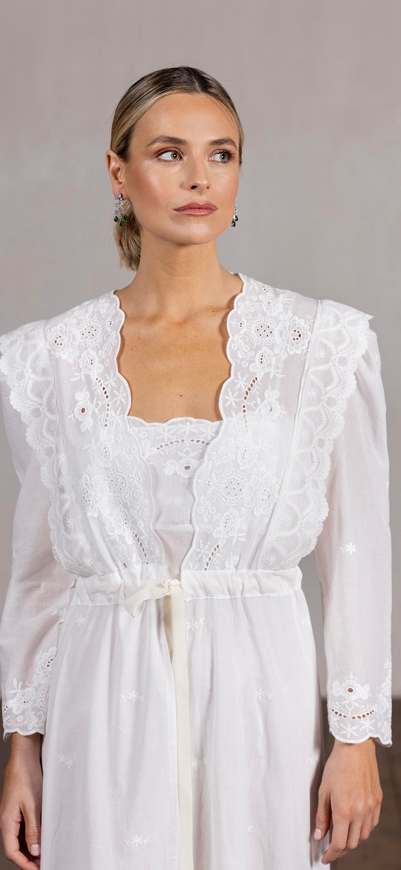 Isabella Robe