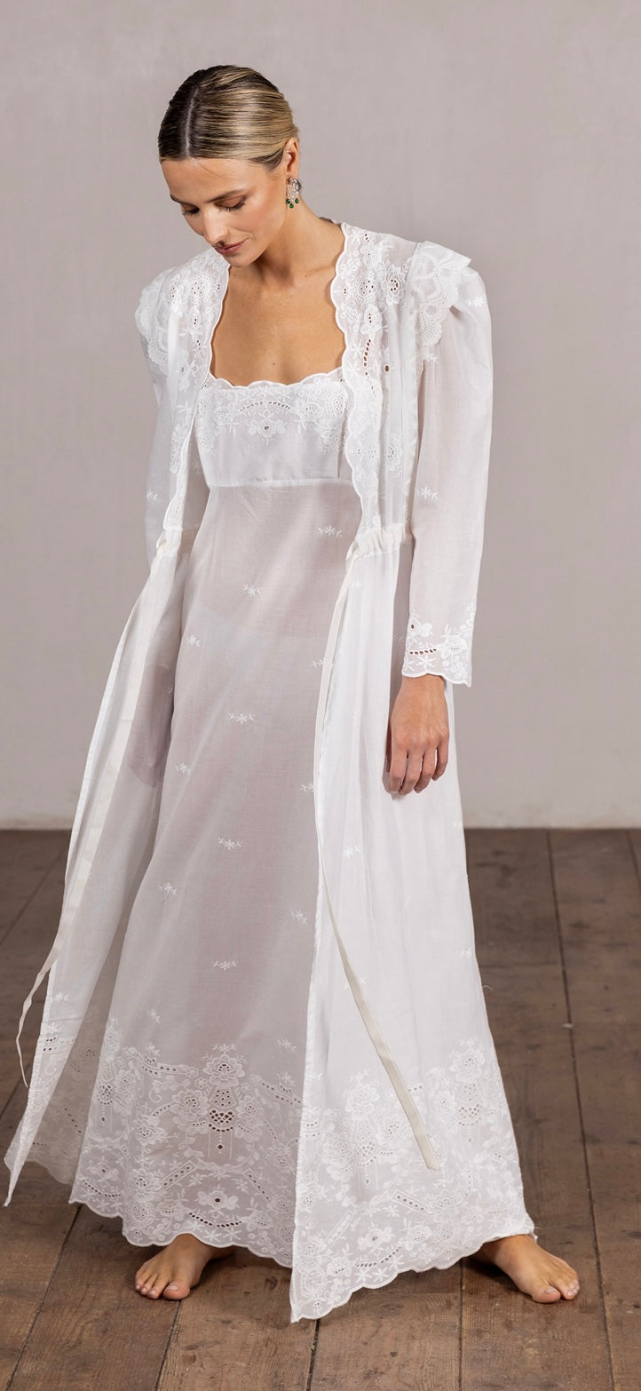 Isabella Robe